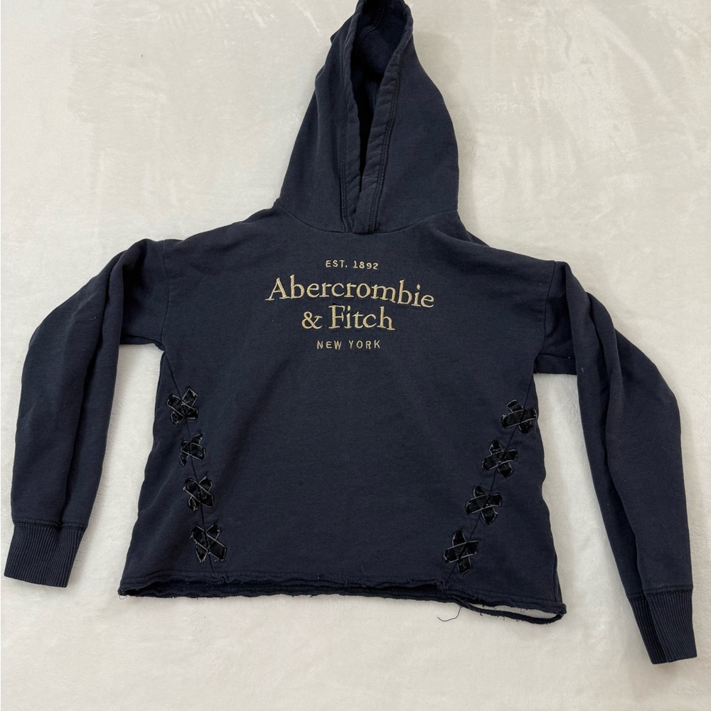 Kids Abercrombie & Fitch Navy Pullover Hoodie with Cream Logo Size 9/10